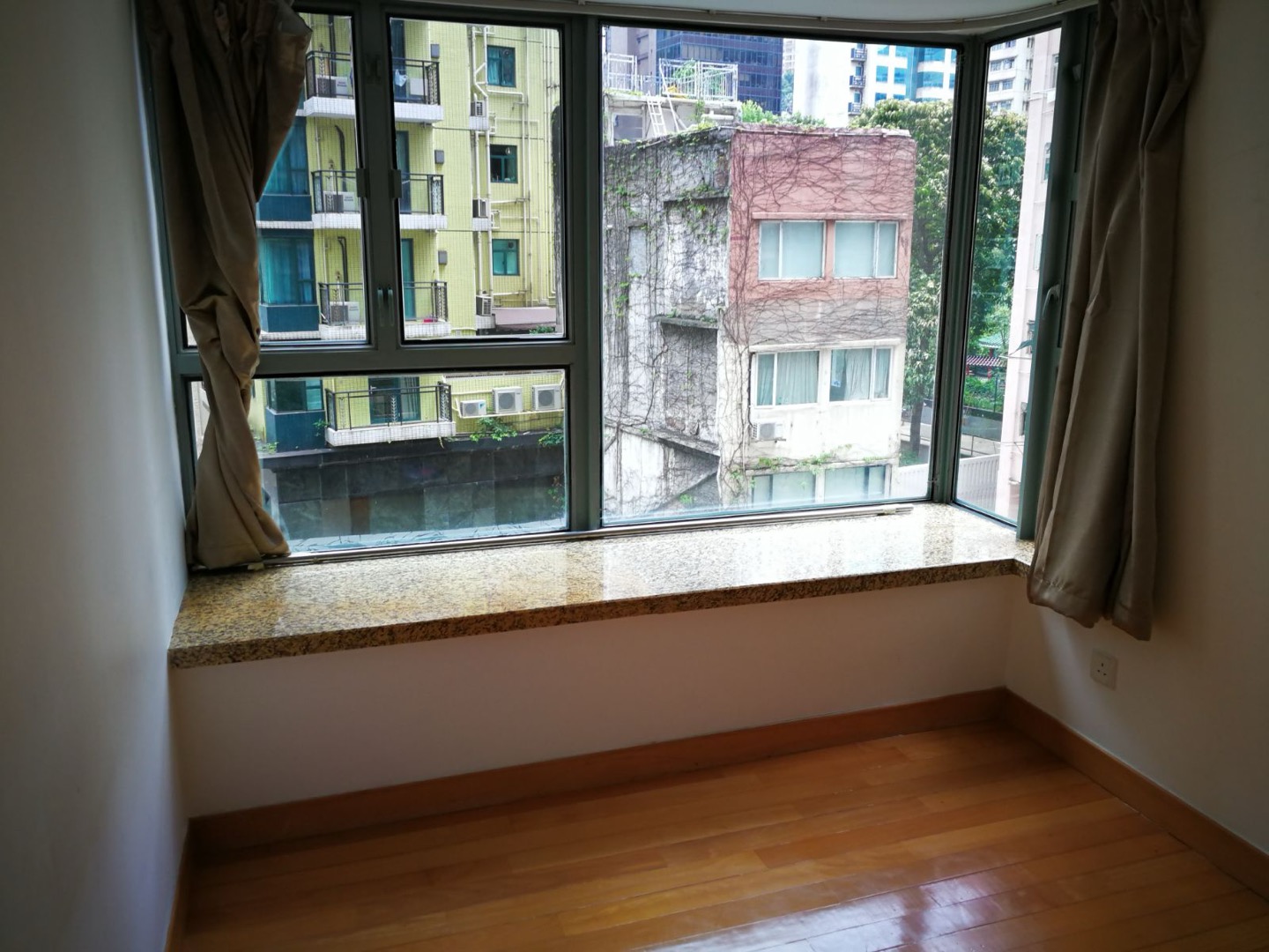 Queen's Terrace两房单位照片 17