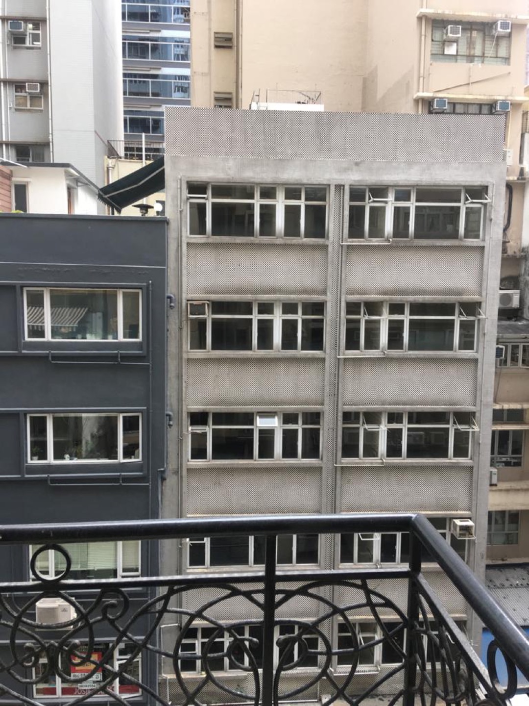 68 Wing Lok Street開放式單位相片 2